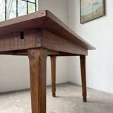Extendable farmhouse table in oak