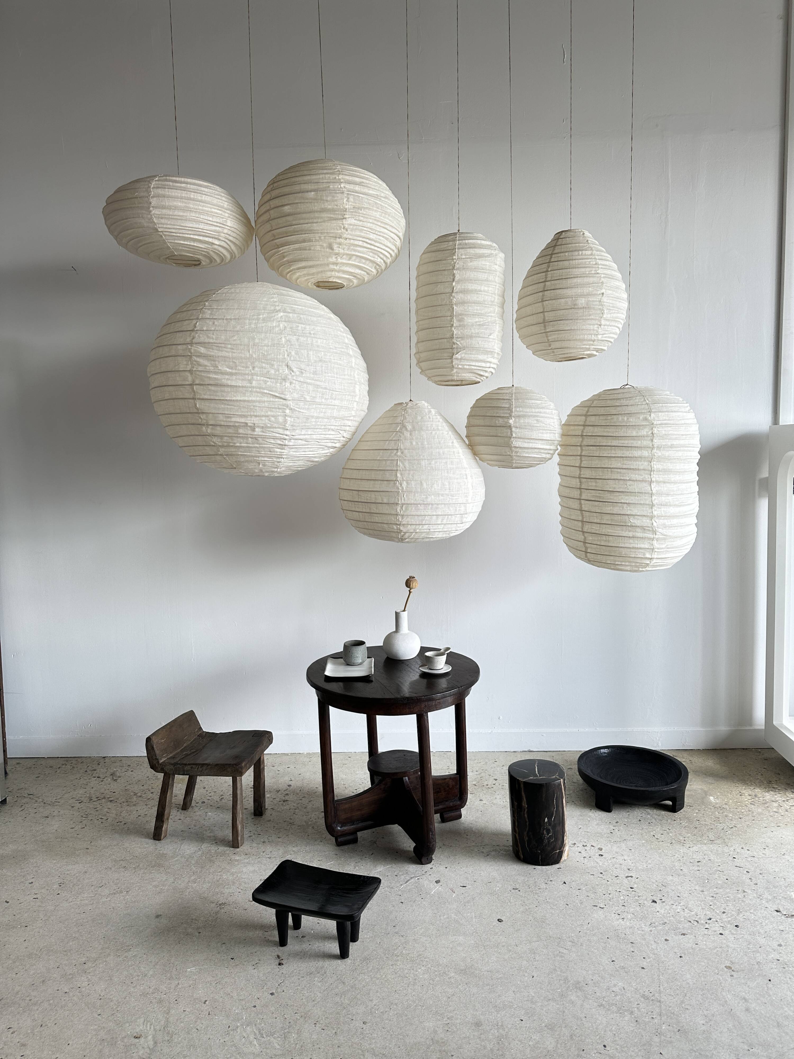 Small Japanese-style natural rattan and linen pendant light in the shape of a drop H40 D35