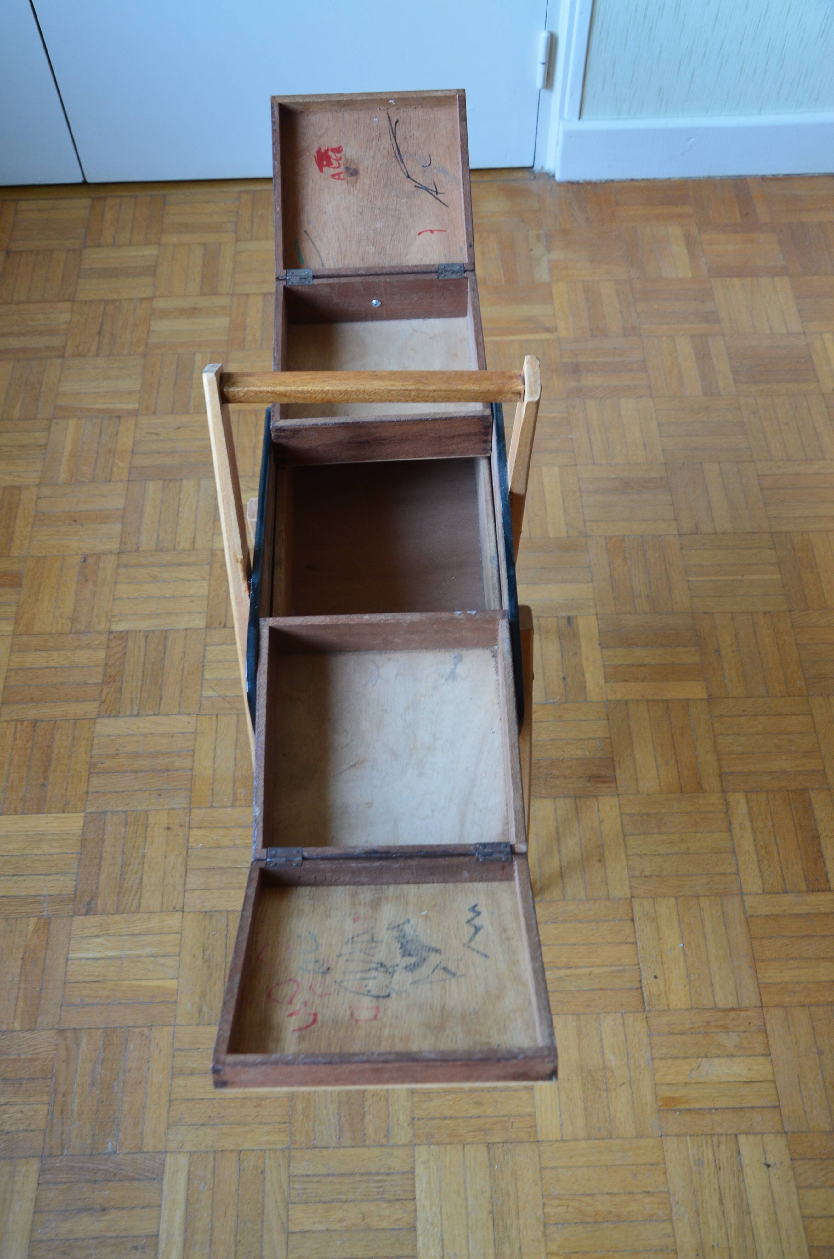 Vintage sewing bakset years 60