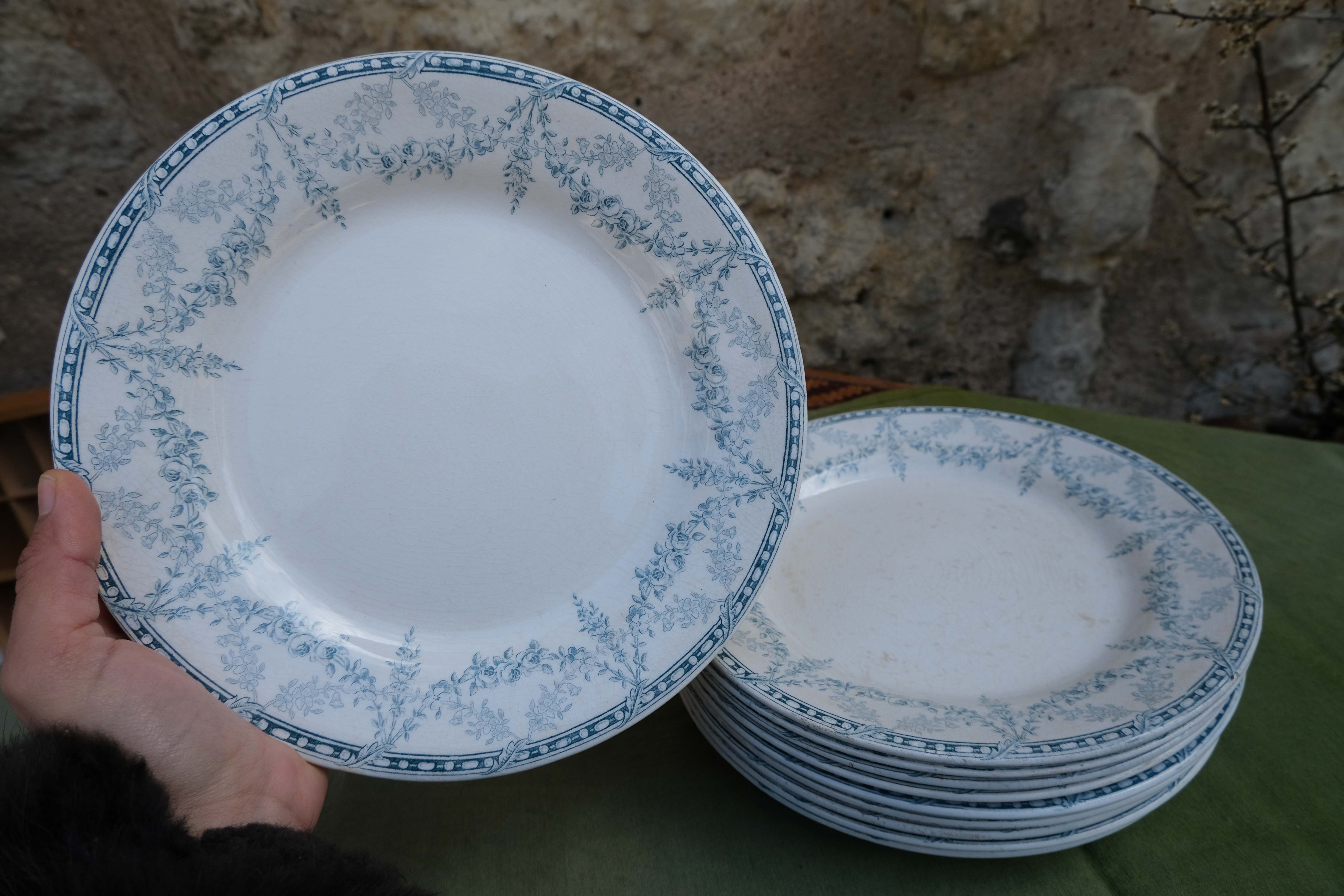 Iron earth plates of Creil and Montereau