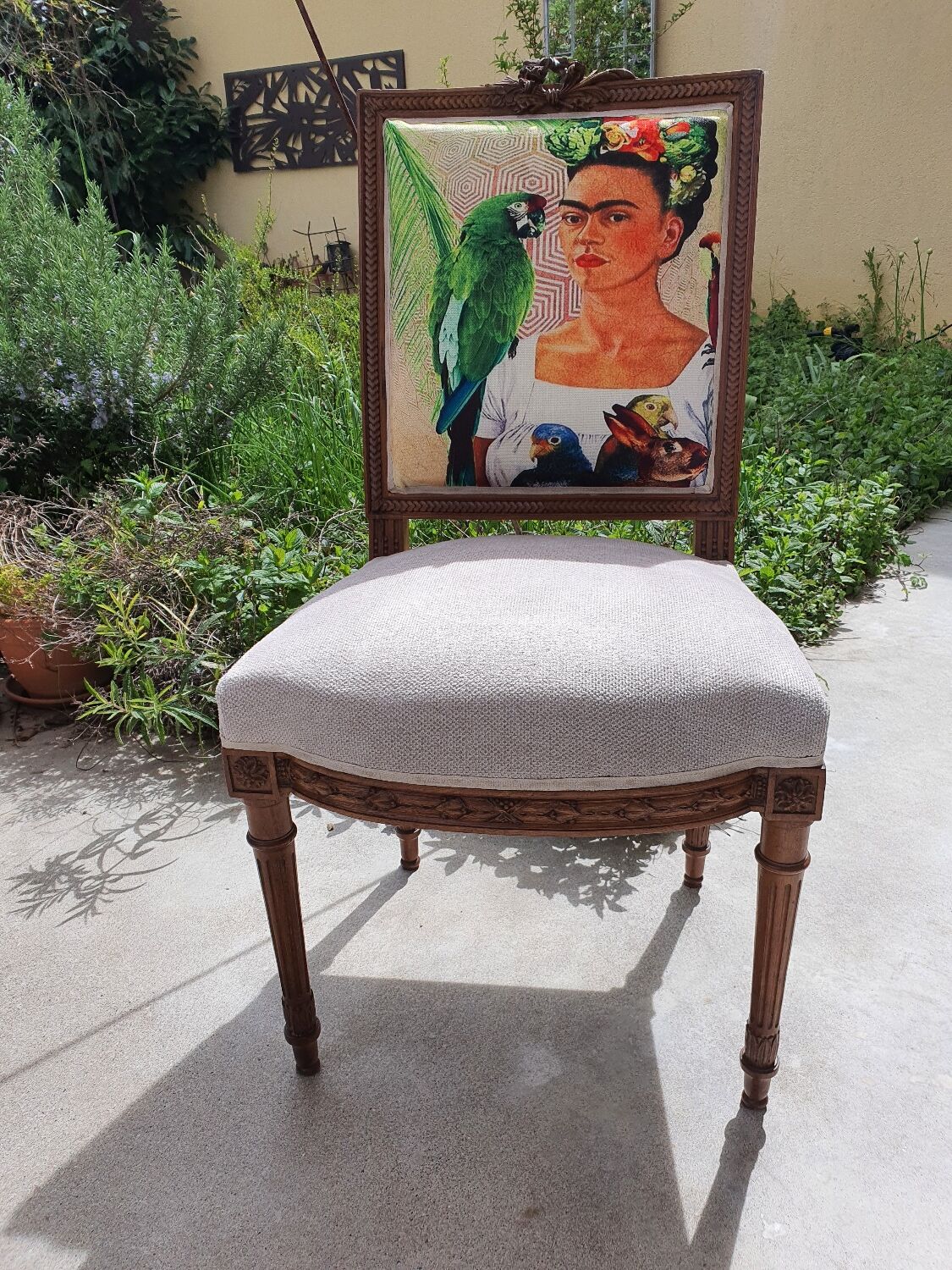 Frida Kahlo chair