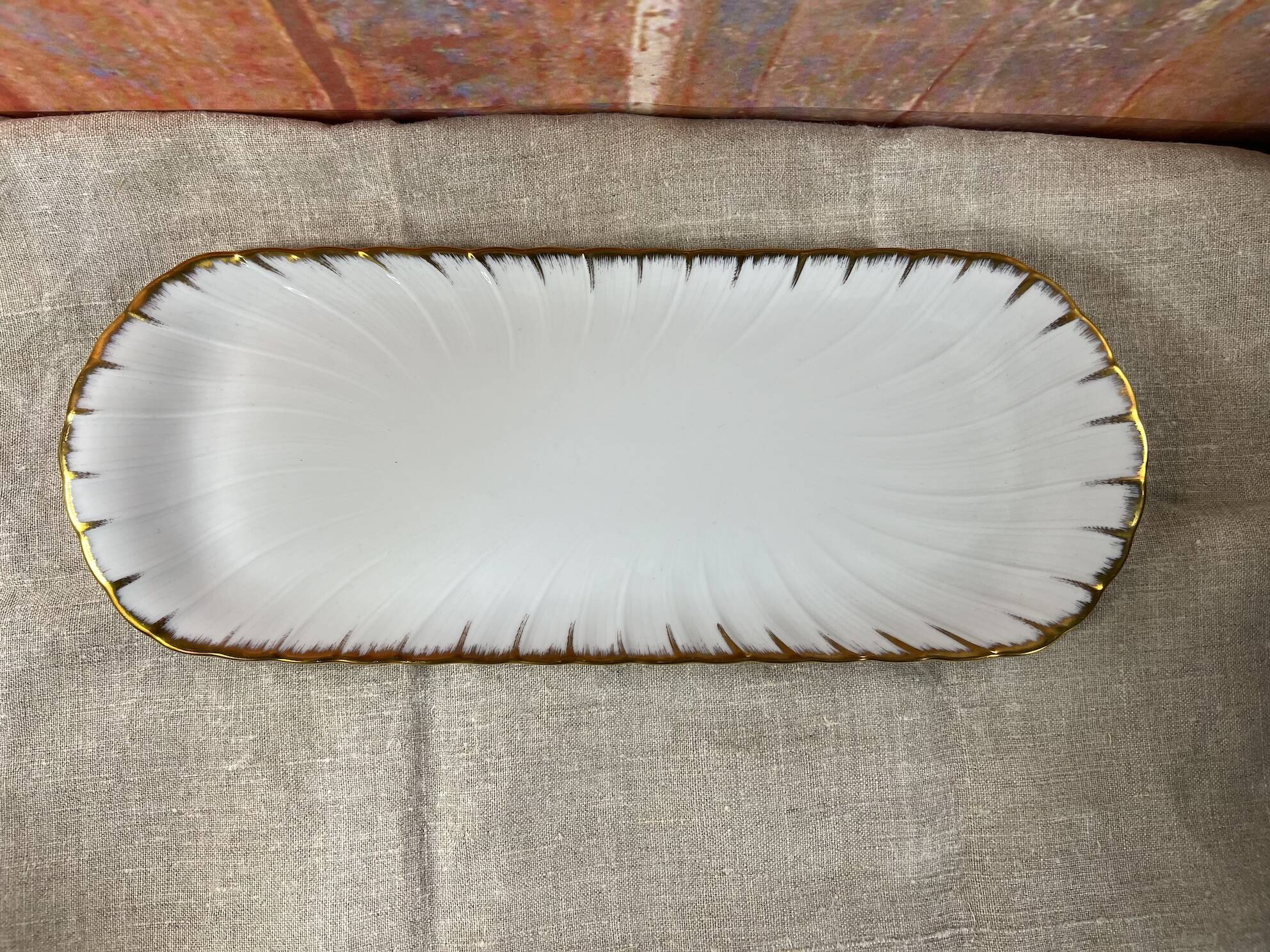 Plat à cake Bernardaud Limoges en porcelaine modele Neuilly