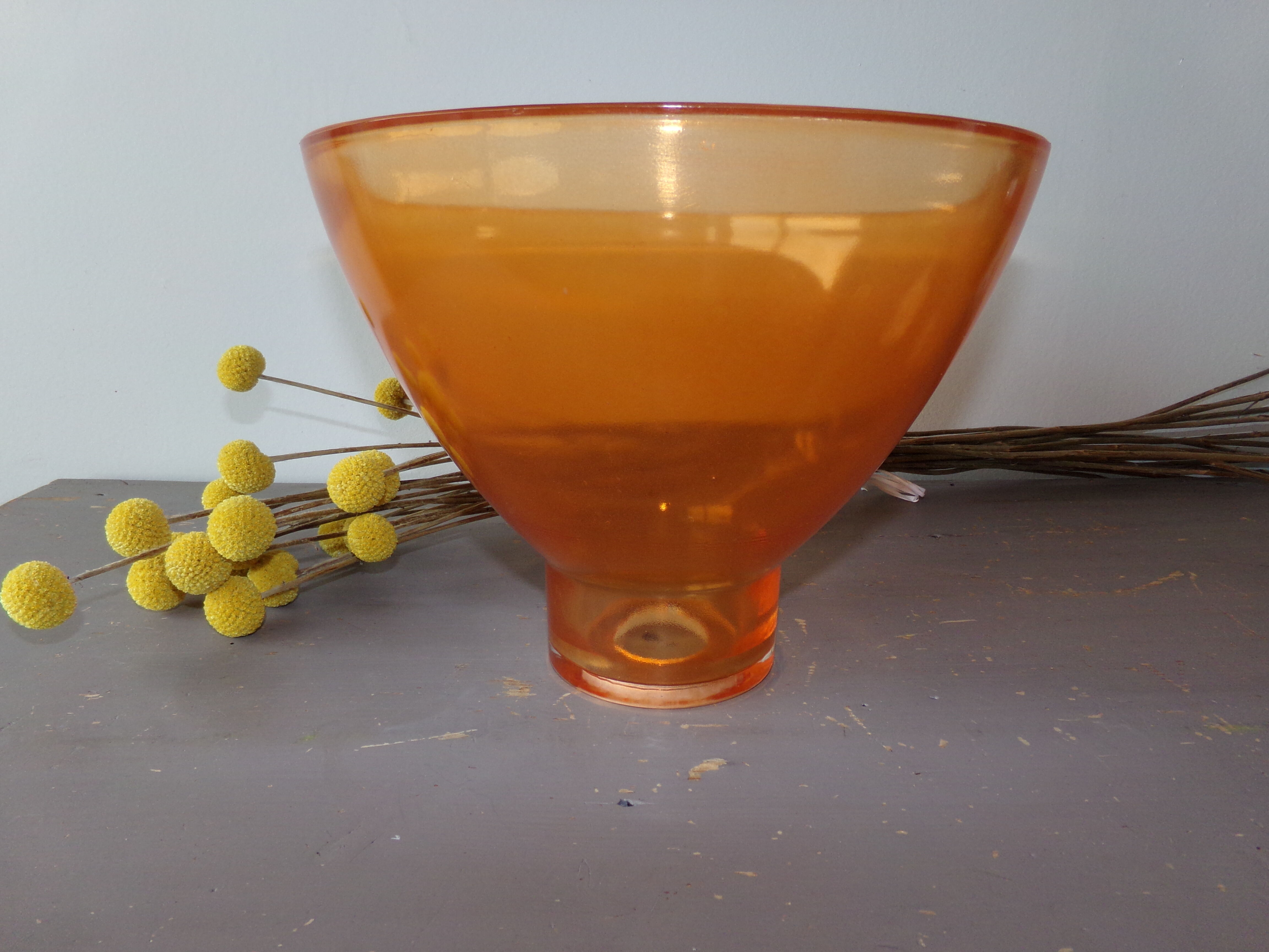Suspension dome en verre orange
