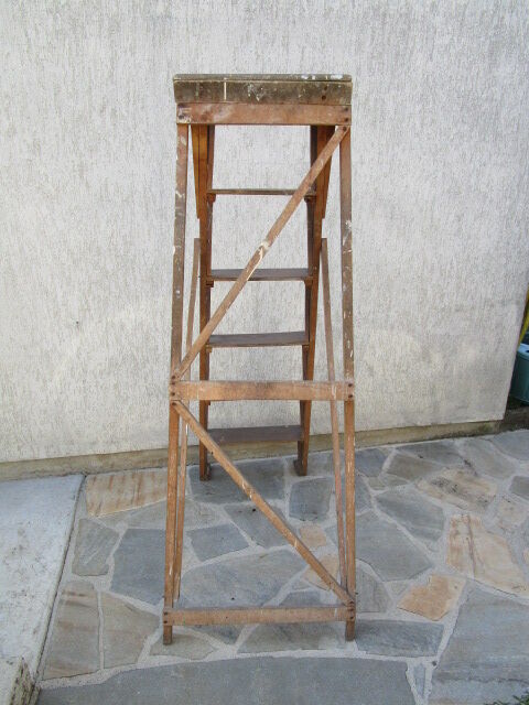 Former painter wooden stepladder