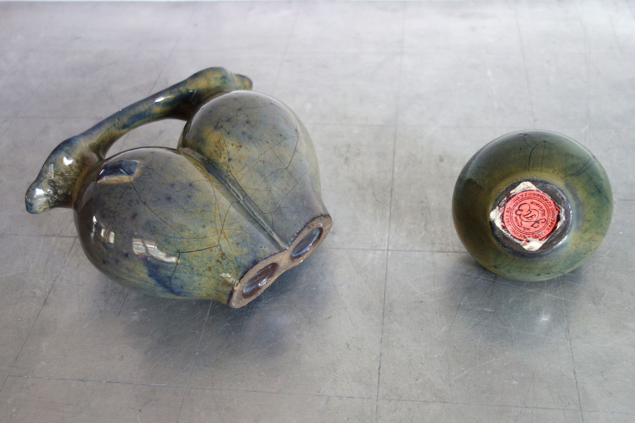 2 vases vintage en céramique vernissée, Grèce