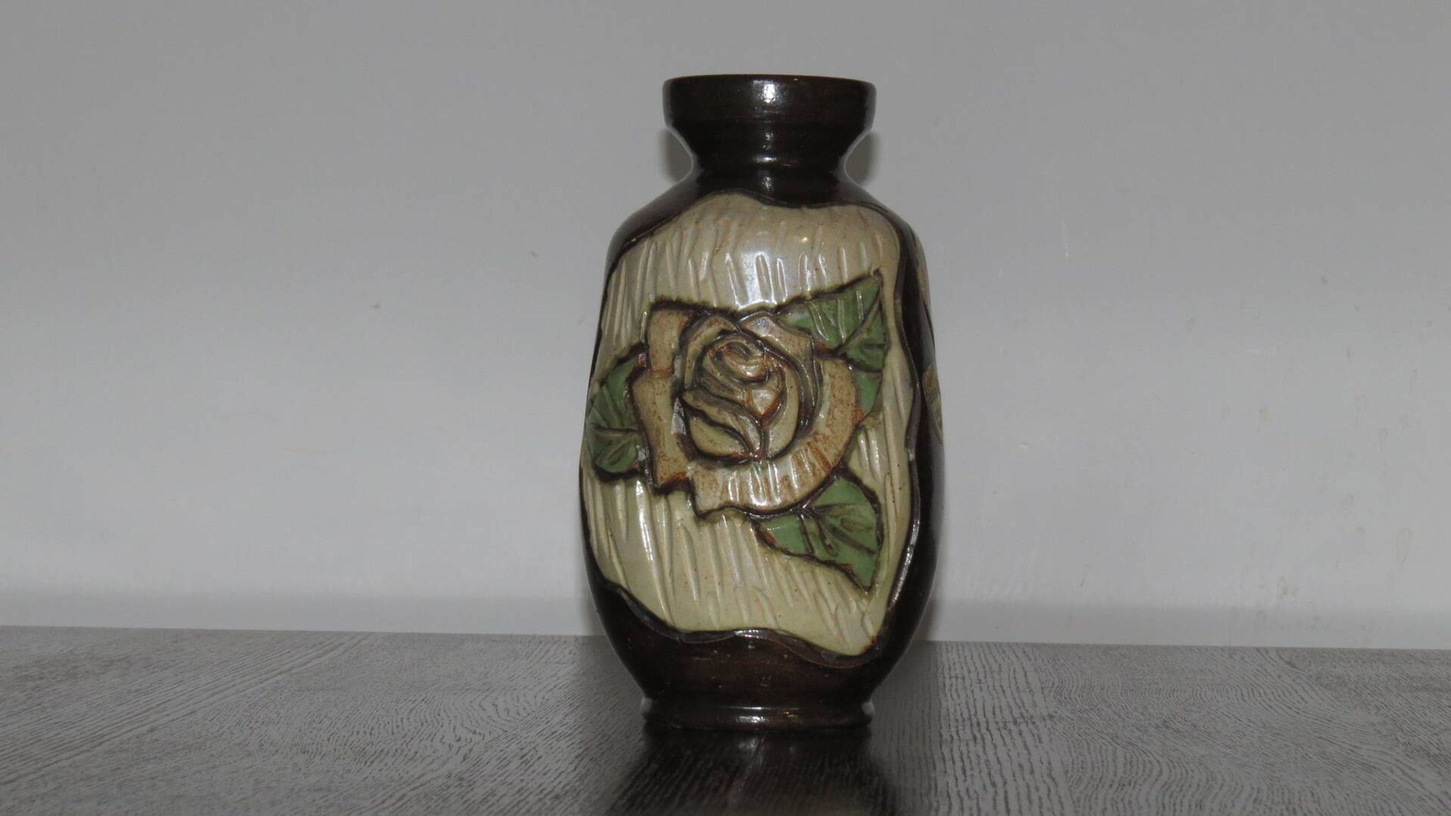 Losson 50's sandstone vase with double flower decoration