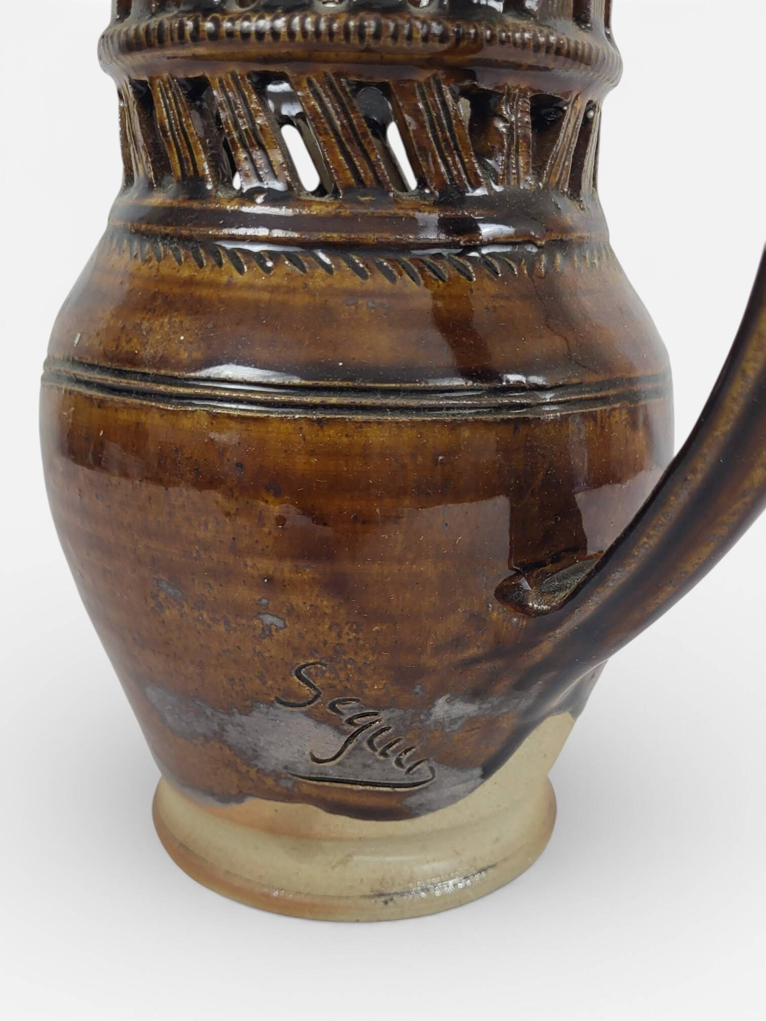 Deceptive pitcher in stoneware signed Jean-Claude Seguin (1954-)