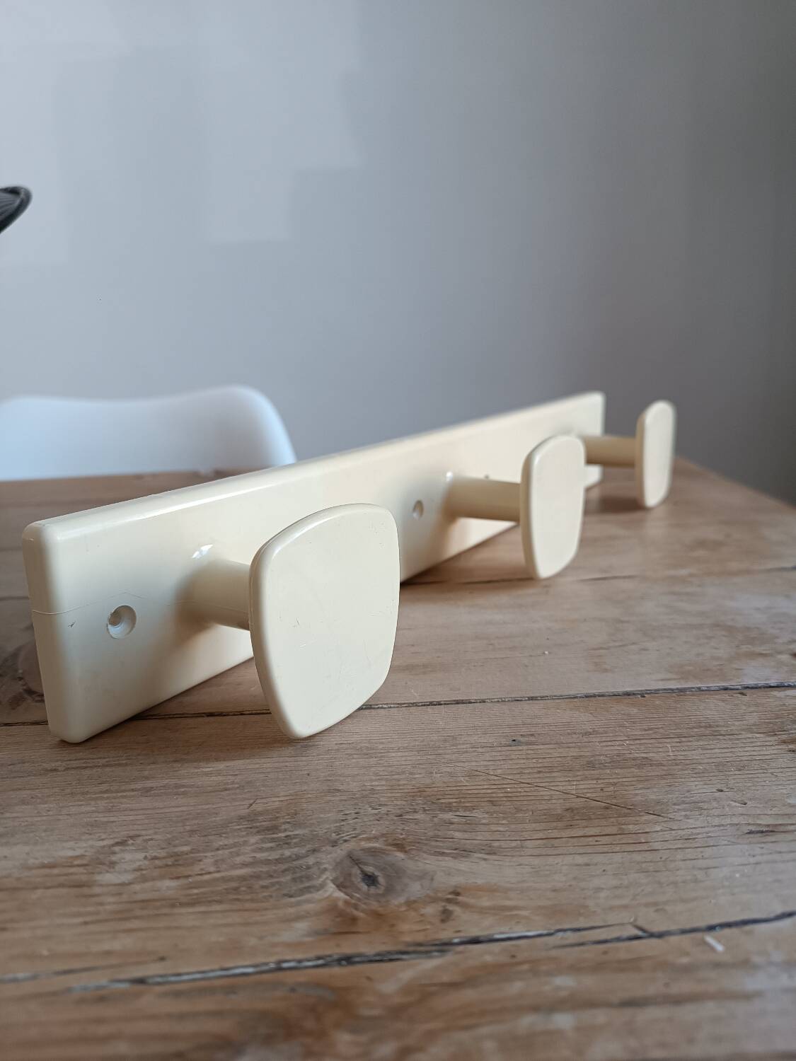 Ami 1970 wall coat rack