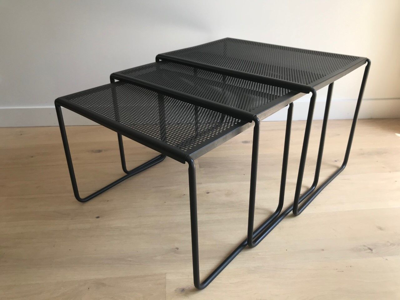3 trundle tables in perforated sheet metal and black lacquered steel - 80s