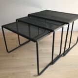 3 tables gigognes en tôle perforée et acier laqué noir années 80