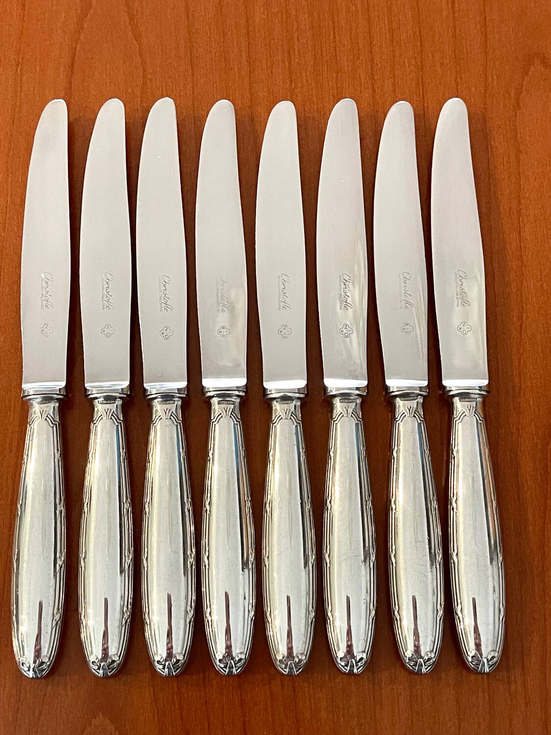 Christofle crossed ribbons 8 knives entremet dessert cheese very good condition