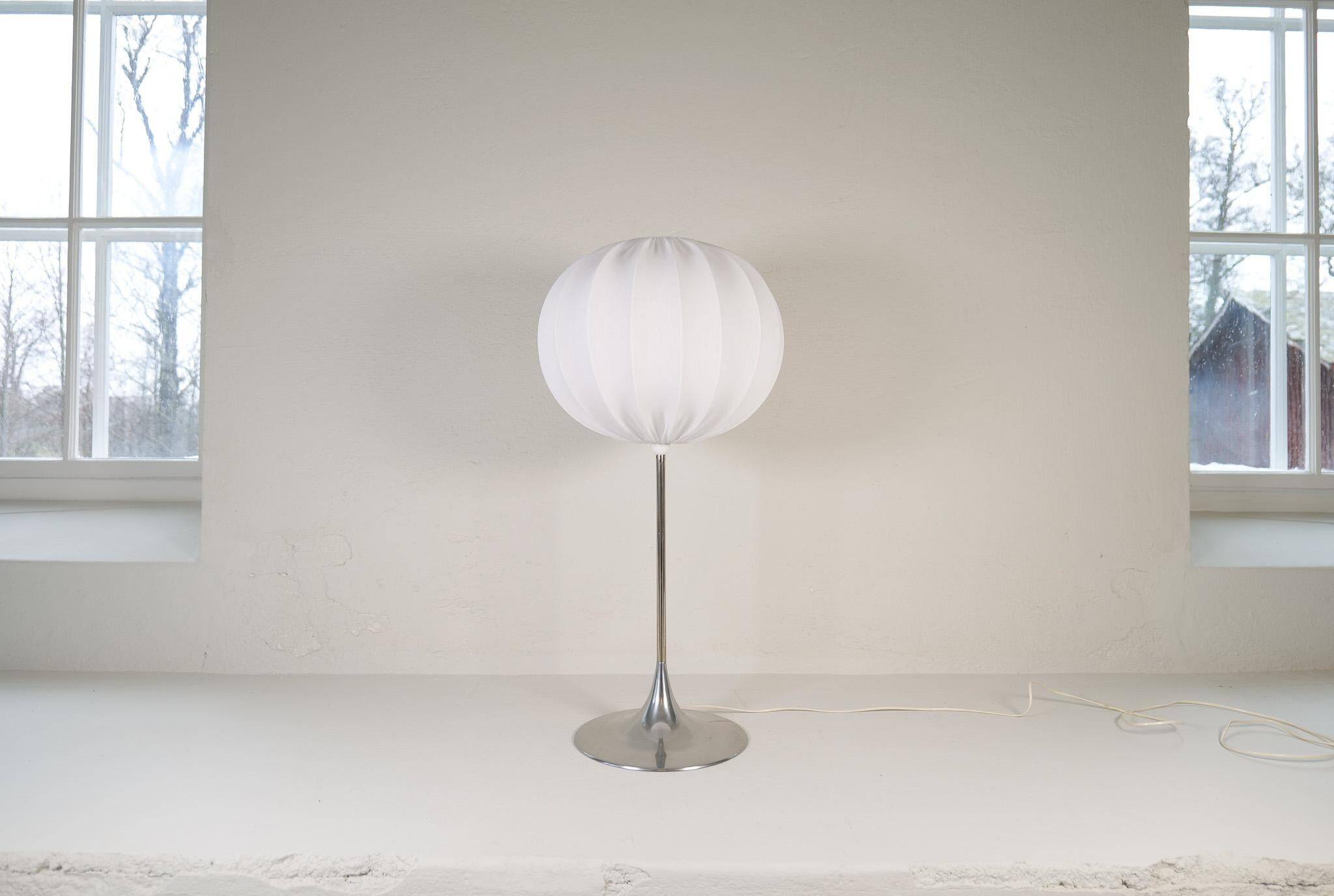 Mid-century modern table lamp model BN19 by Hans-Agne Jakobsson Sweden