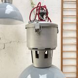 Paire de lampes industrielles.