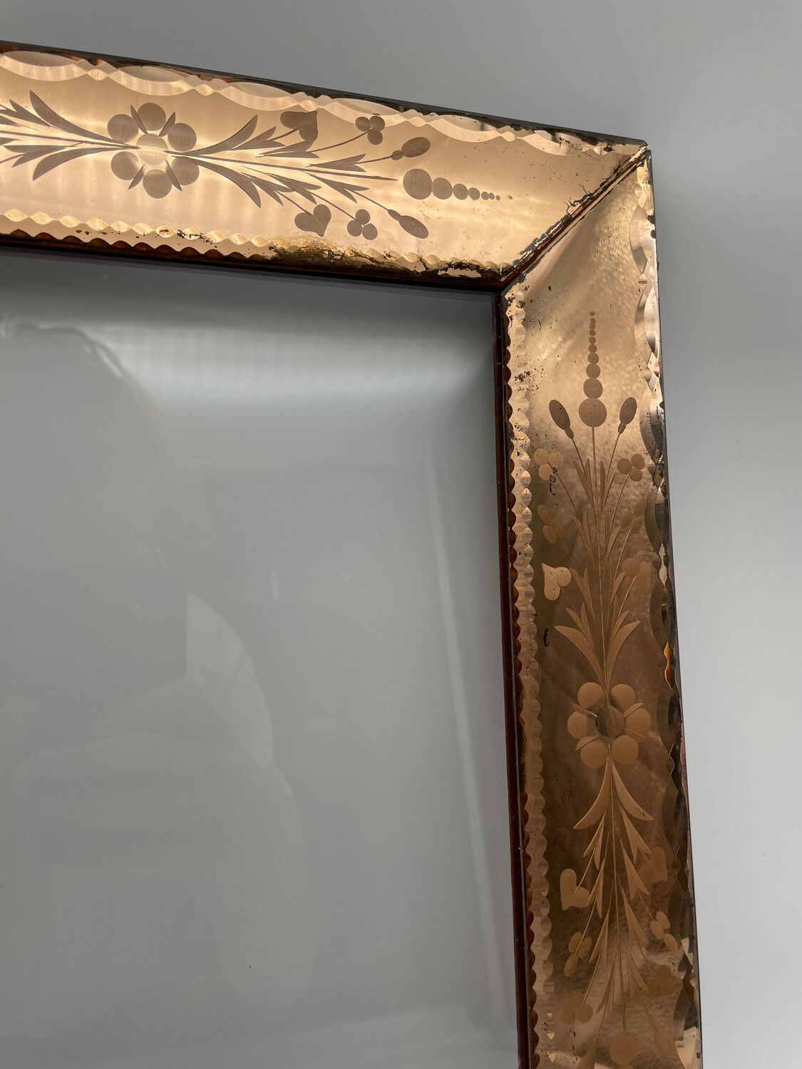 Venetian frame in engraved and bevelled pink glass, flowers, floral, 1950