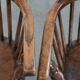 Ensemble antique anglais de 2 chaises Windsor avec du caractère, belle coloration.