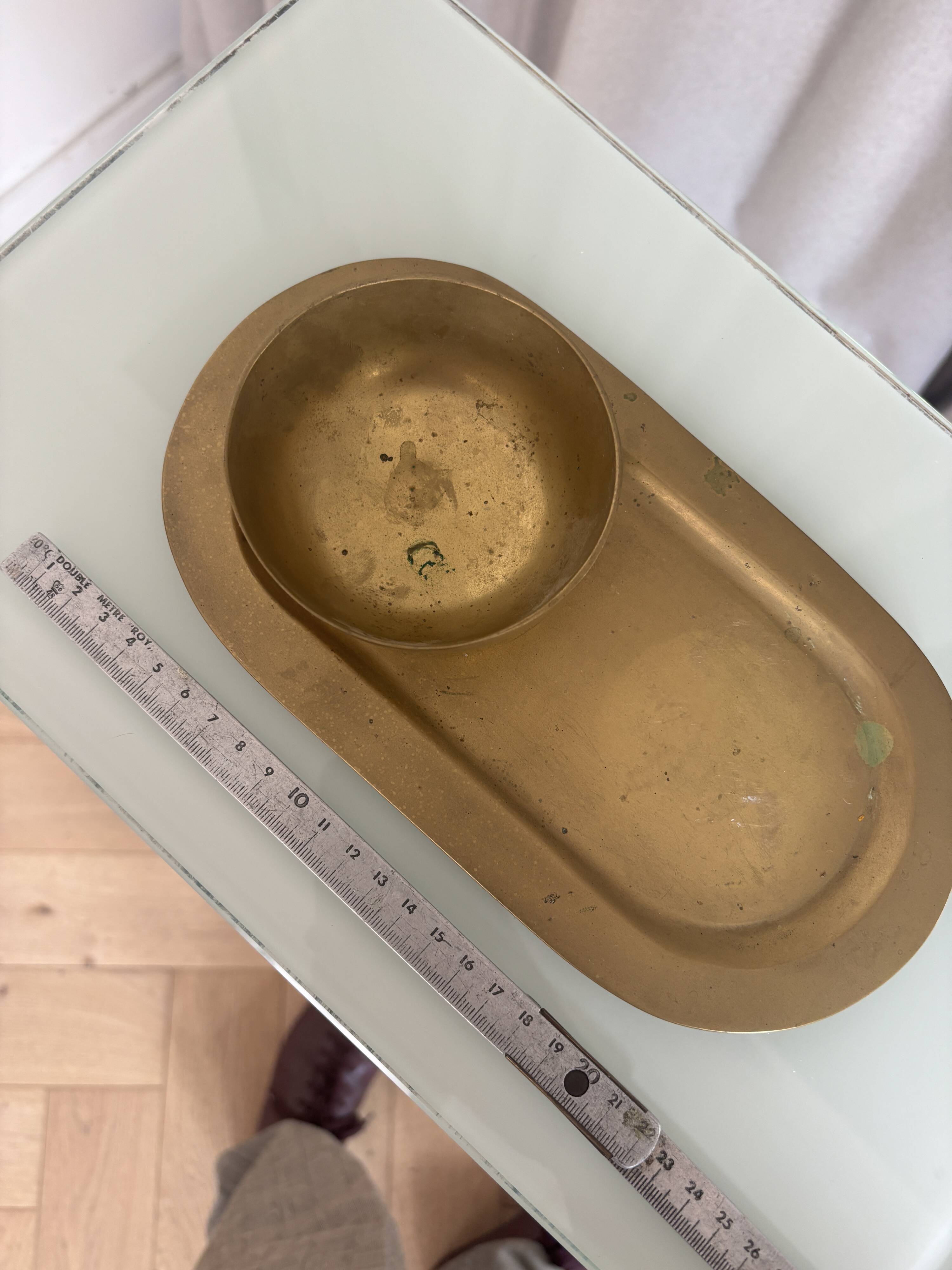 Empty pocket ensemble and bowl in solid brass signed Giò Lanciani.