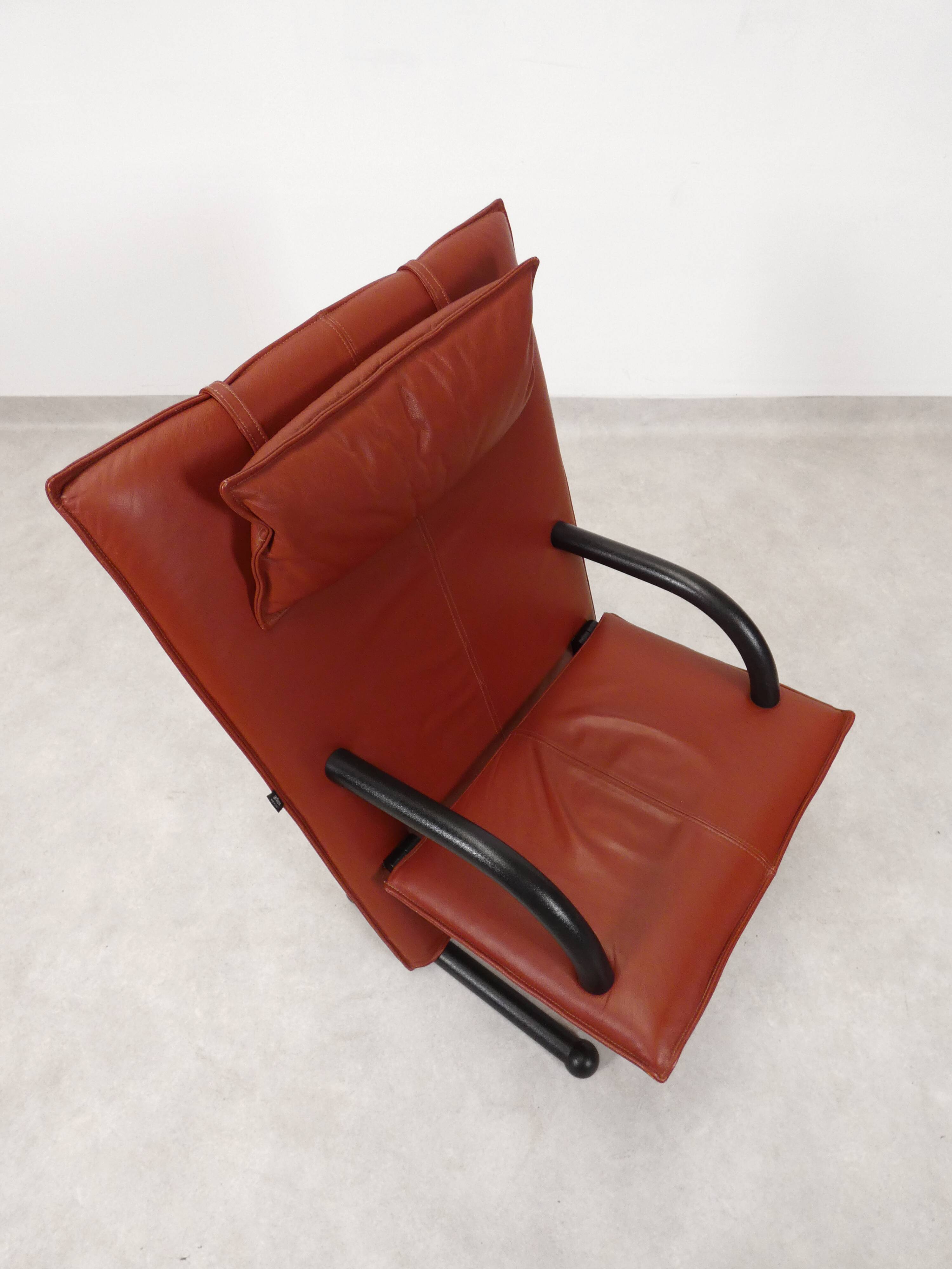 T-Line lounge chair - Arflex
