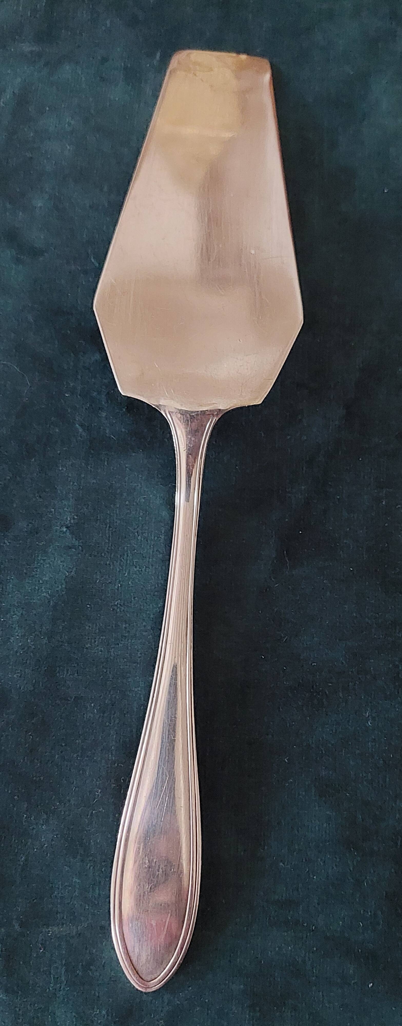 Silver-plated metal pie server, 3g, hallmark to be determined