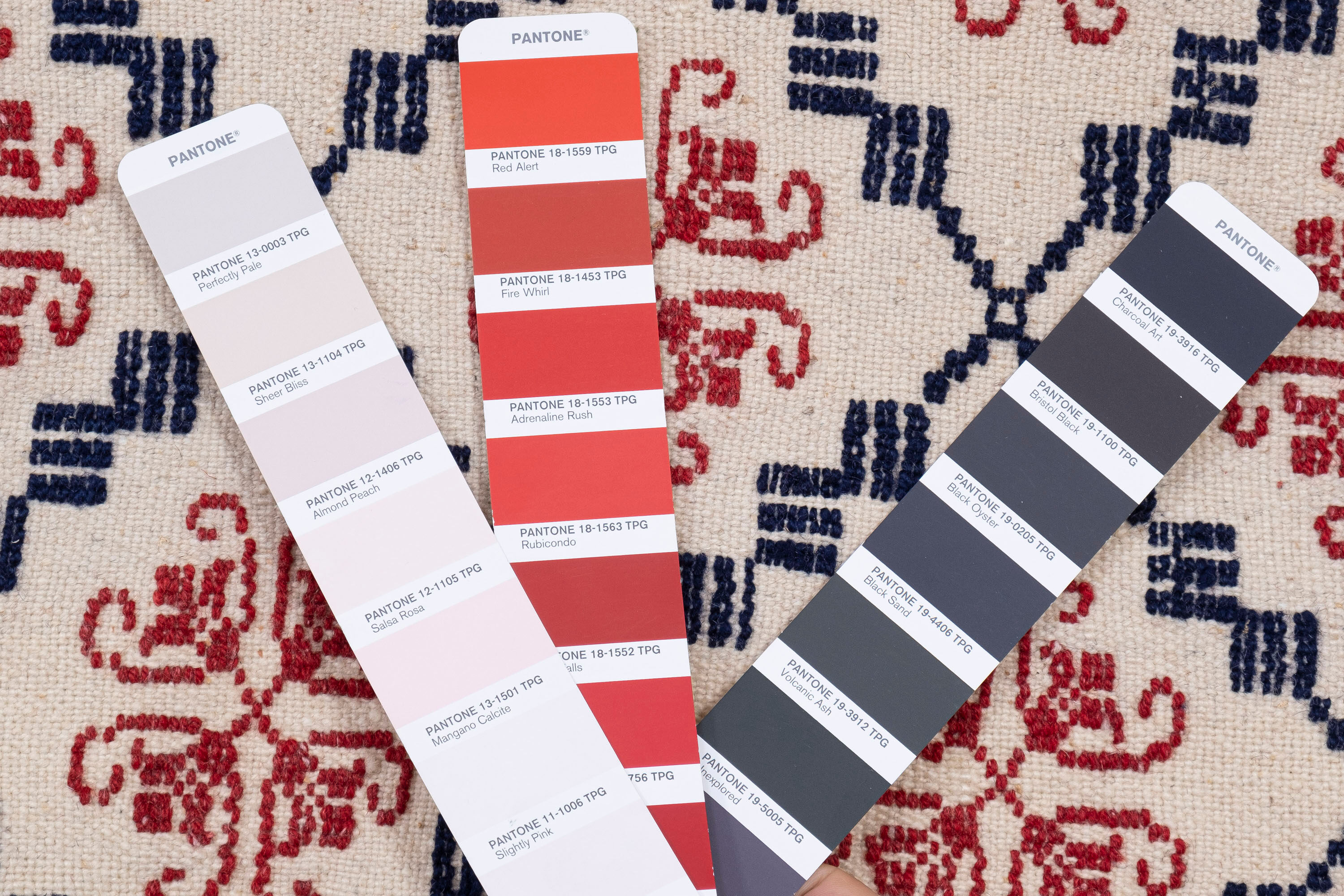 Vintage Turkish Karapinar Kilim Rug 128 X 213 cm