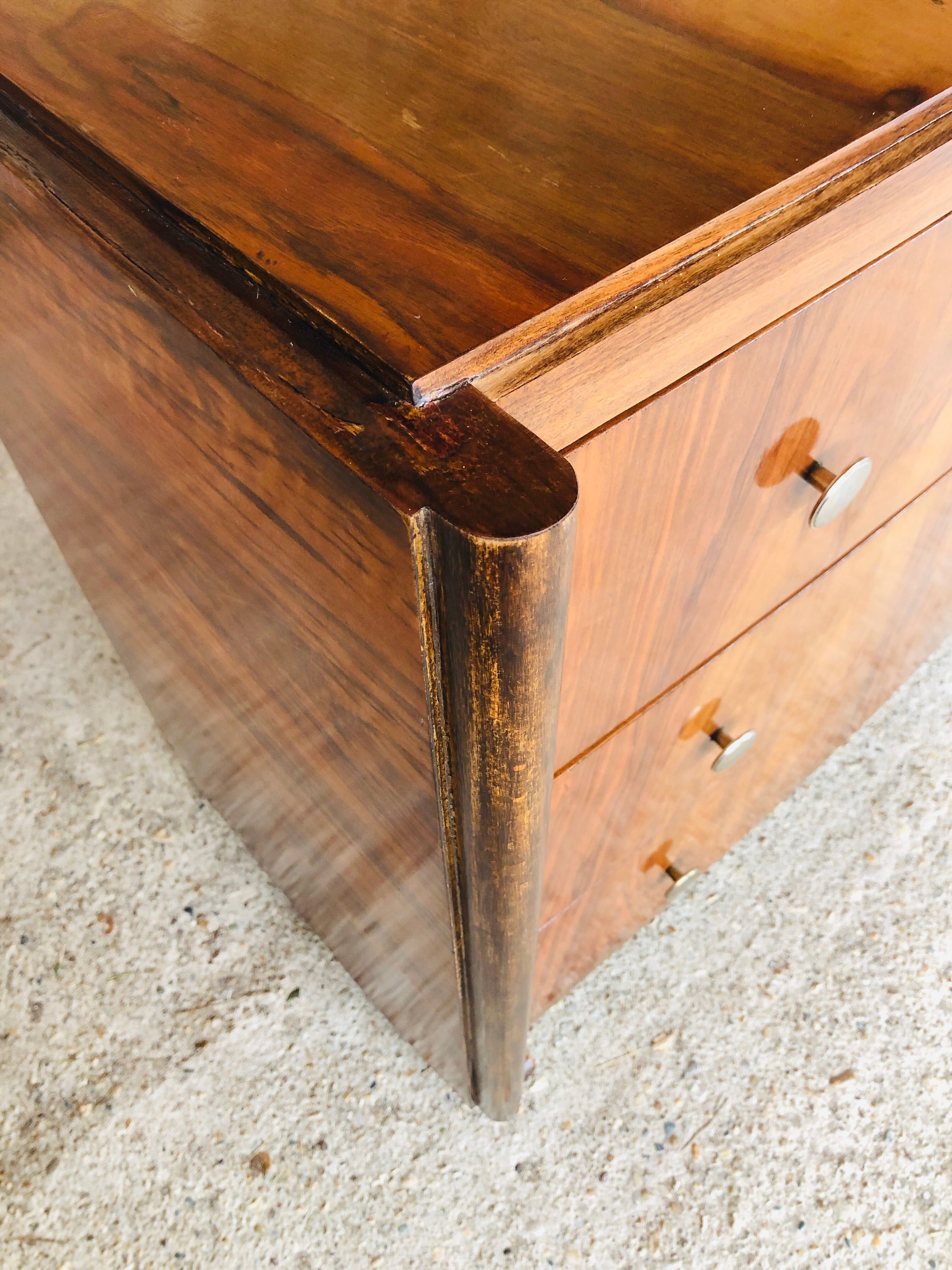 Art Deco chest of drawers in flambé walnut veneer circa 30's/ 40's