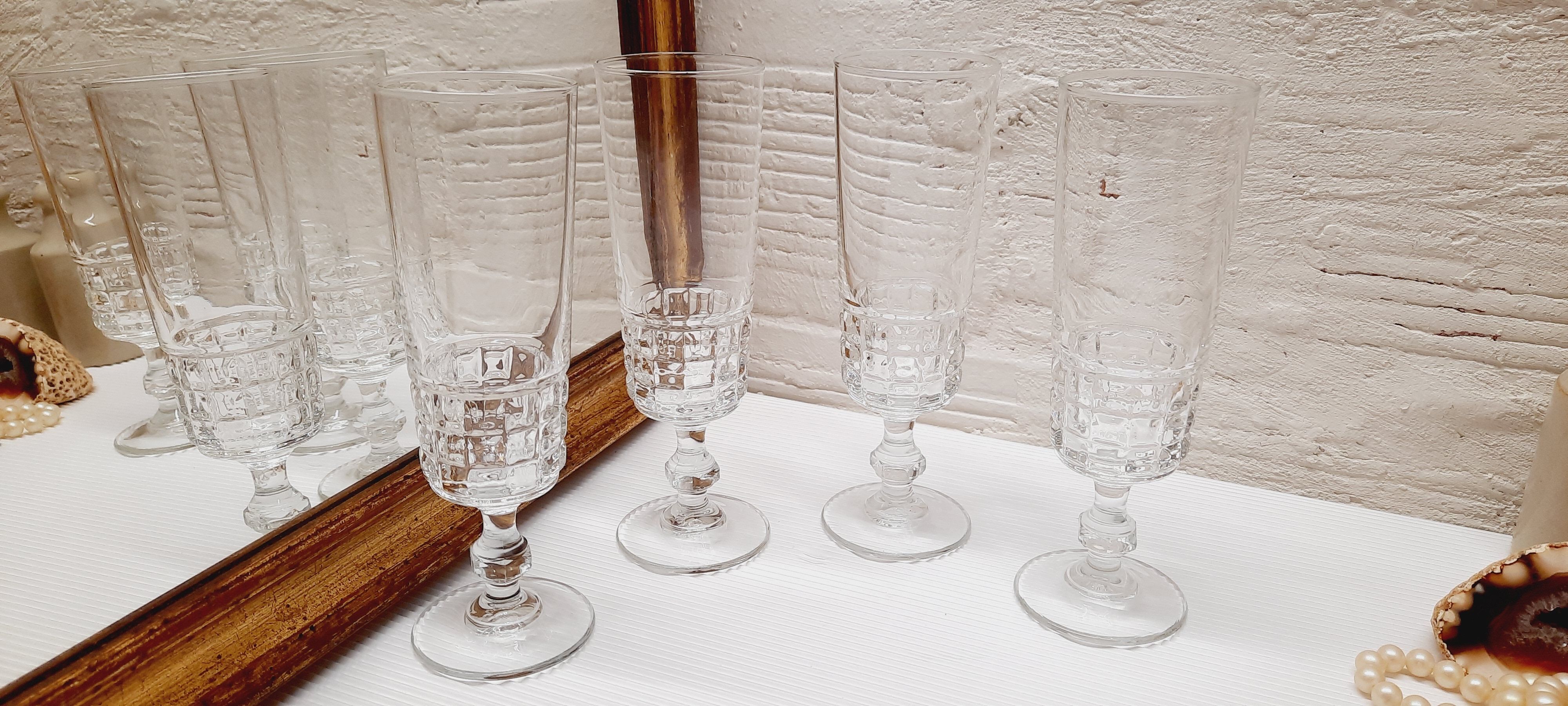 Set 4 champagne flutes diamond tips