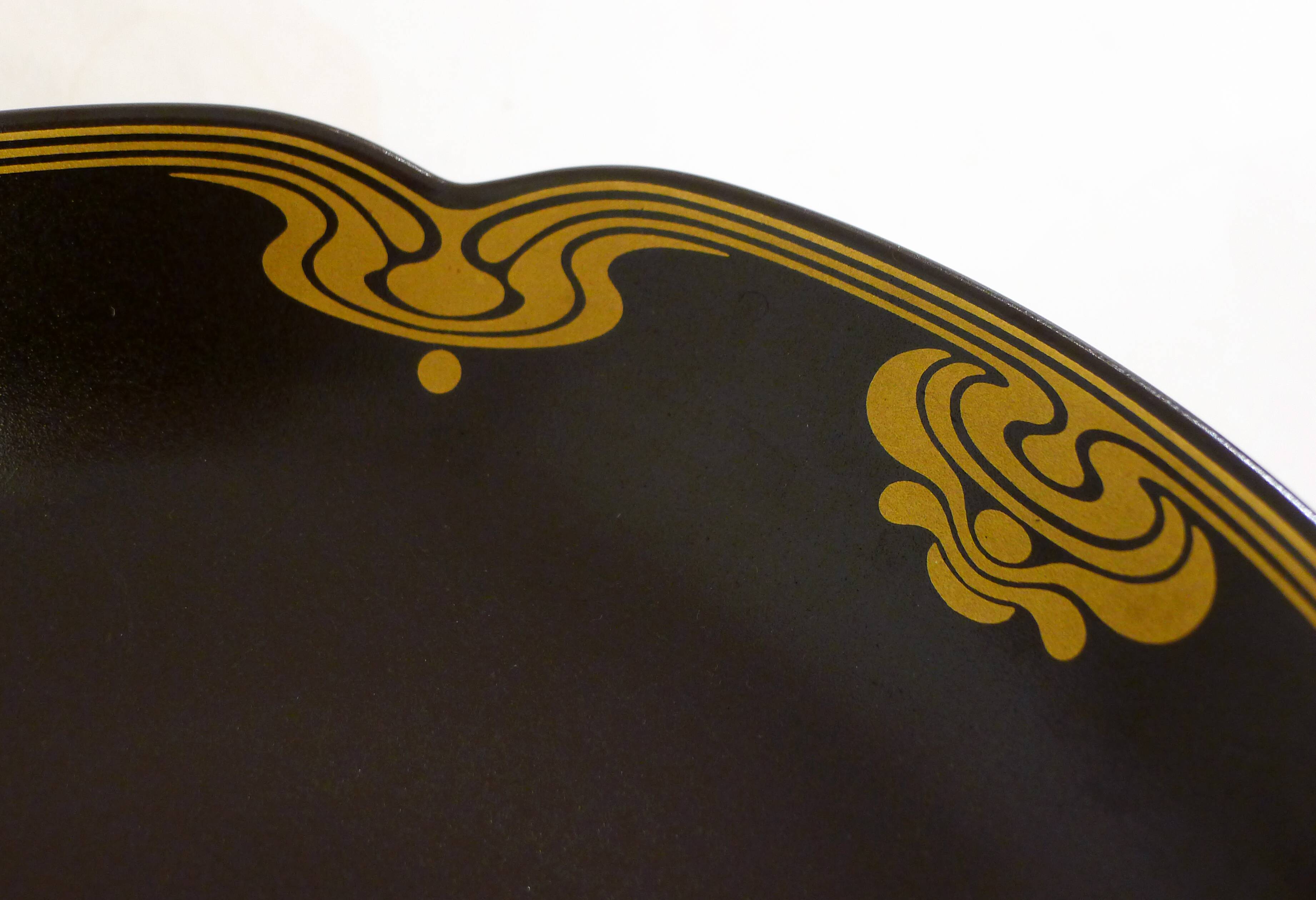 Small serving bowl plate "Bodil" by B. Wiinblad for Rosenthal 1970'