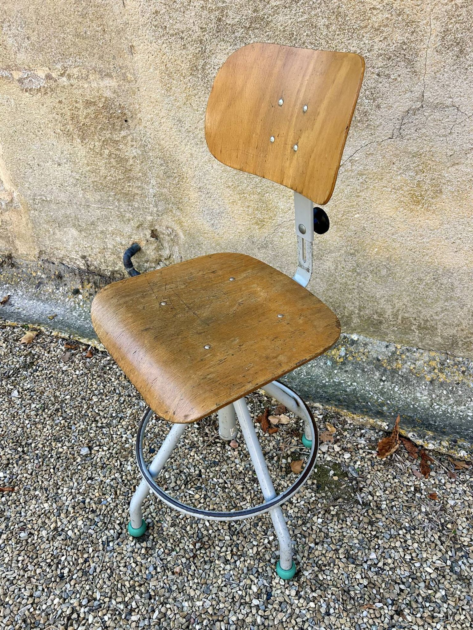 Chaise d’atelier vintage
