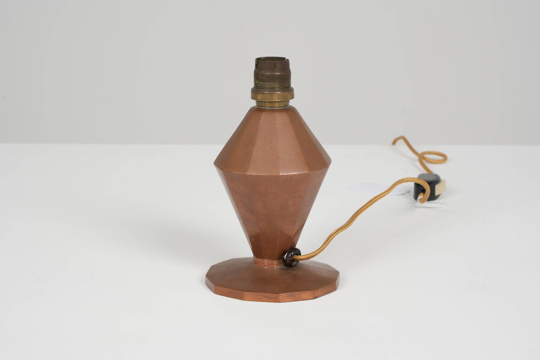 Art Deco Modernist lamp in copper dinanderie circa 1930