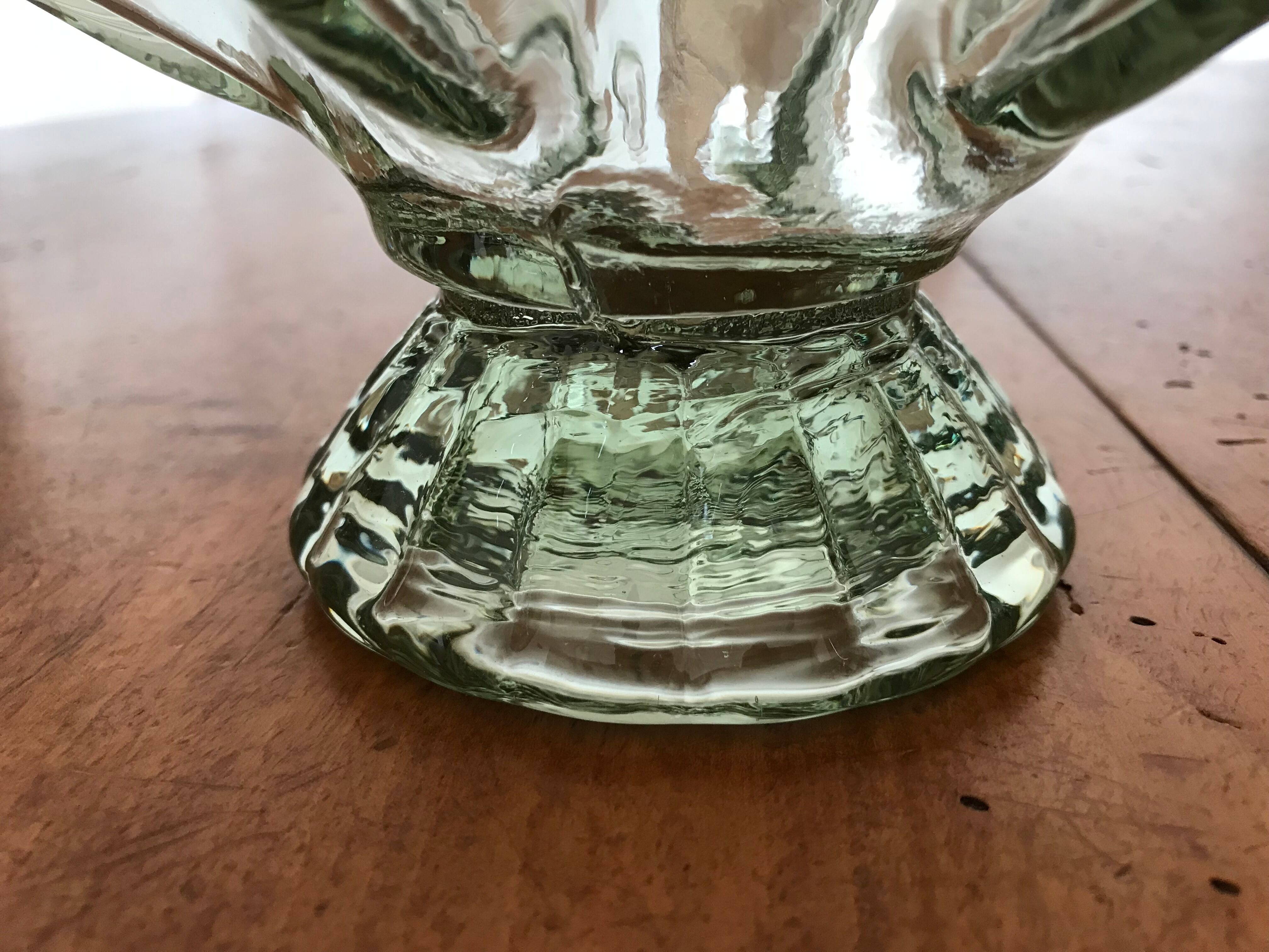 Openwork glass fruit bowl