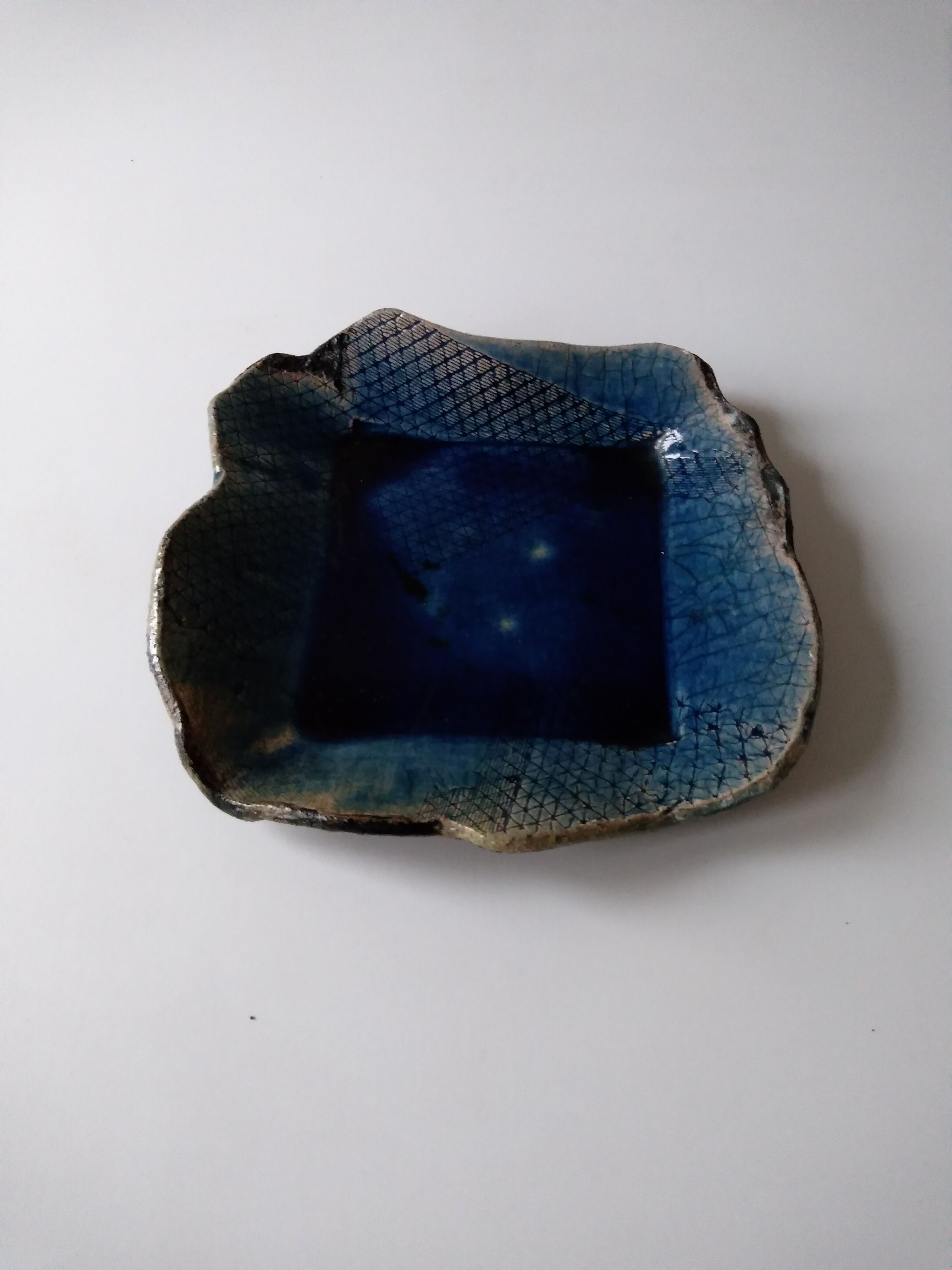 Vide poche Raku bleu indigo en céramique émaillée française