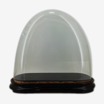 Oval base globe