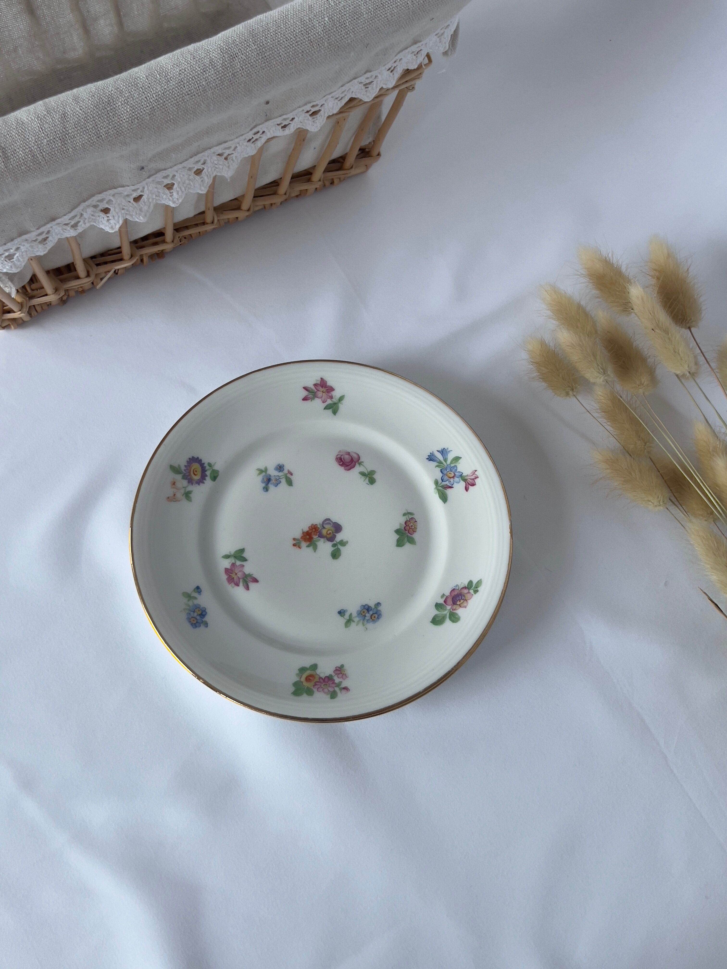 Pair of floral vintage dessert plates gilded white porcelain from limoges