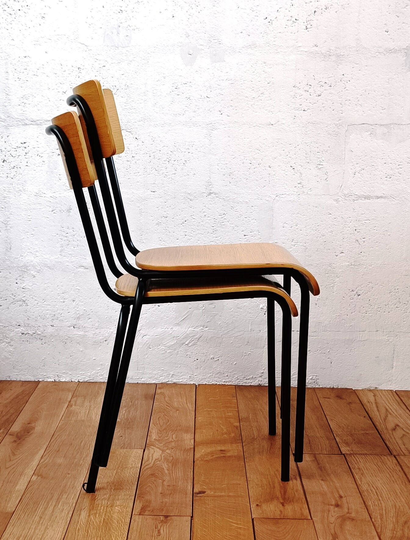 Chaise vintage d'écolier