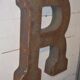 Lettre industrielle en fer "r"