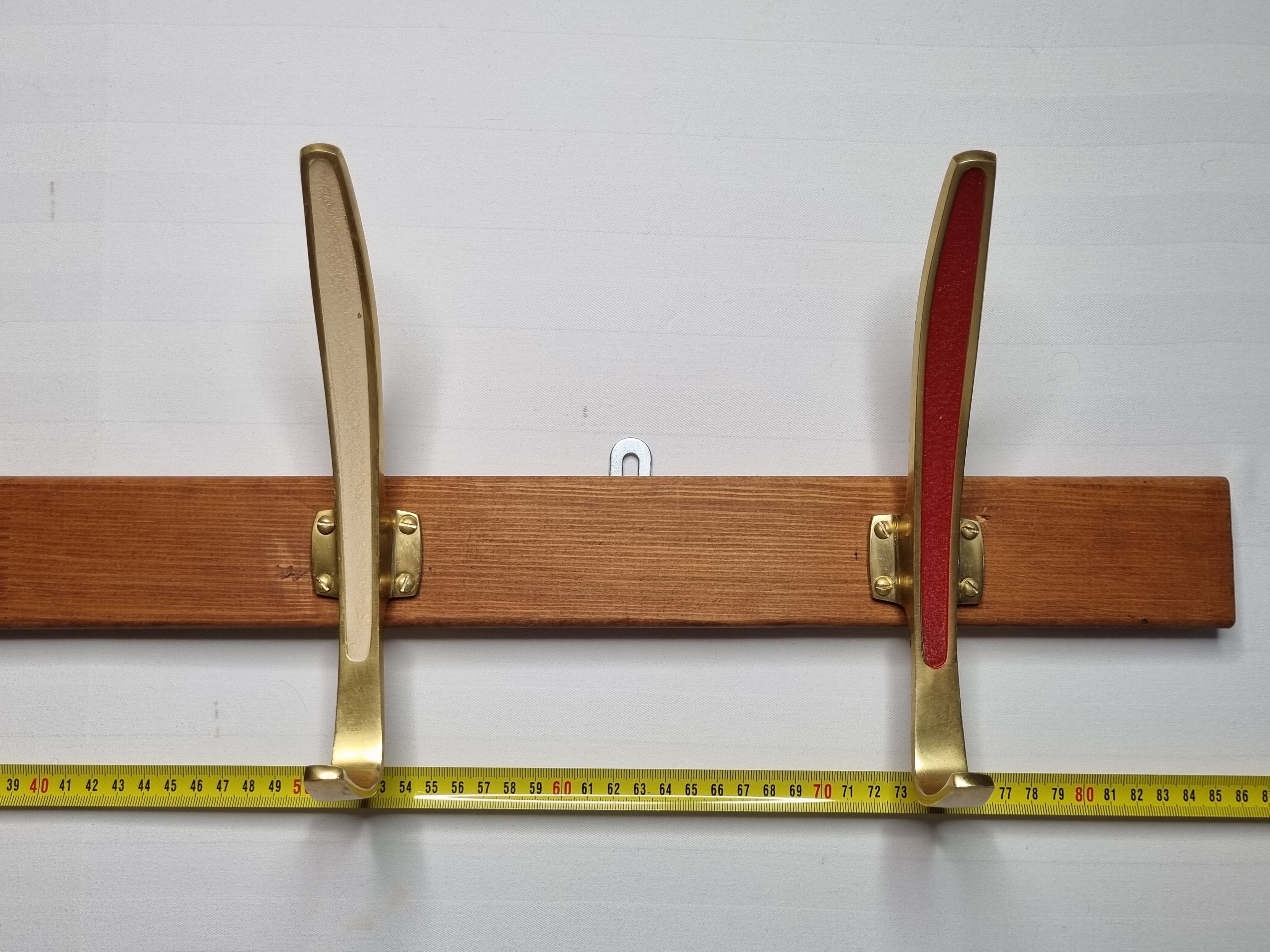 Portemanteau en laiton et bois, 4 patères doubles vintage