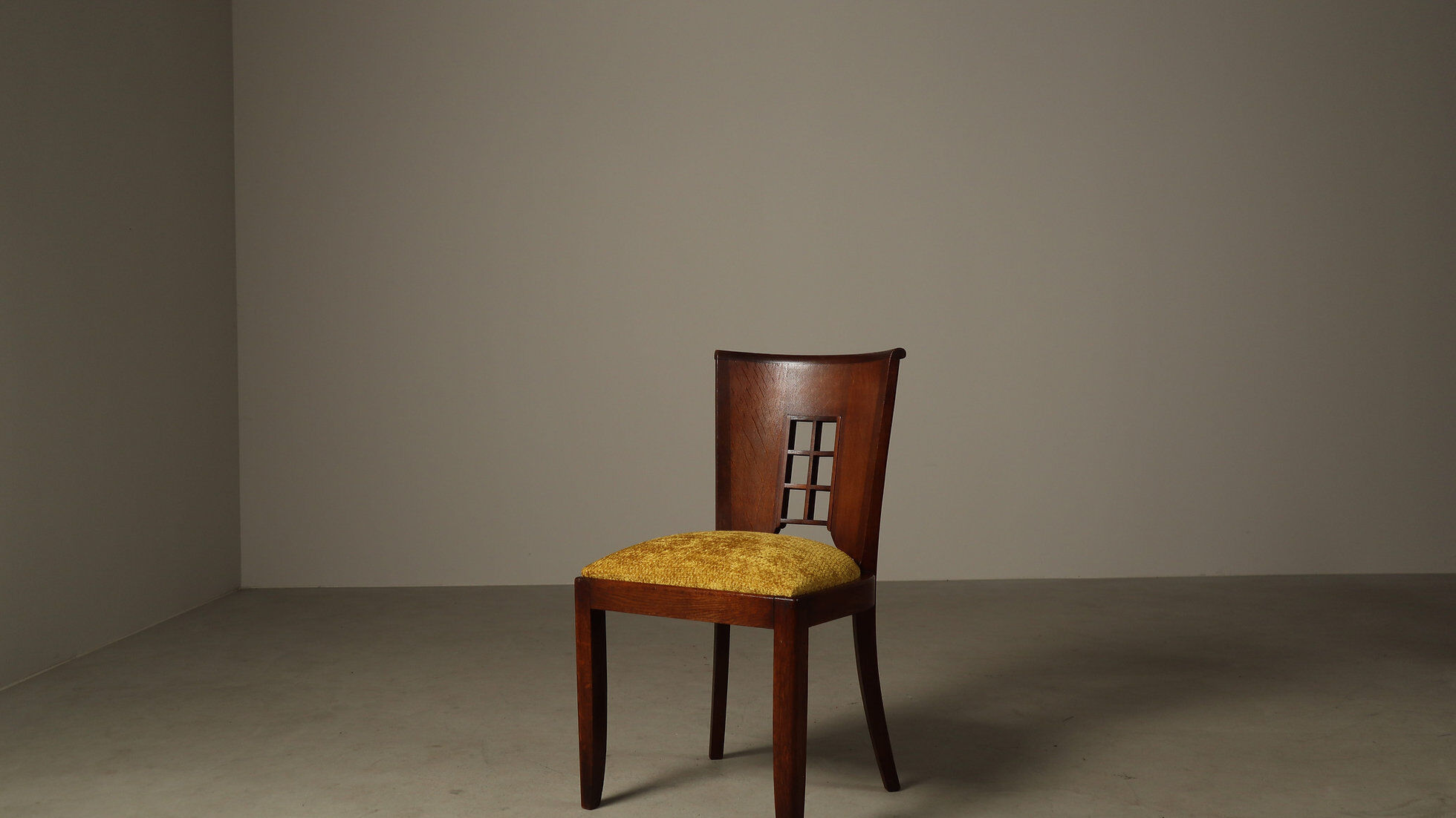 Ensemble de six chaises de salle à manger Art Déco, vers 1930.