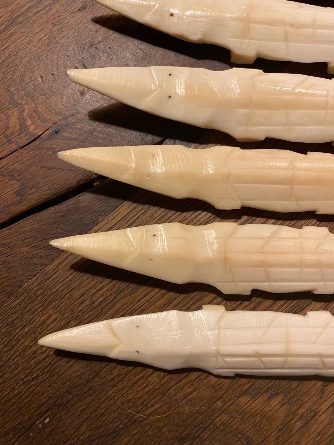 9 knife rests in bone