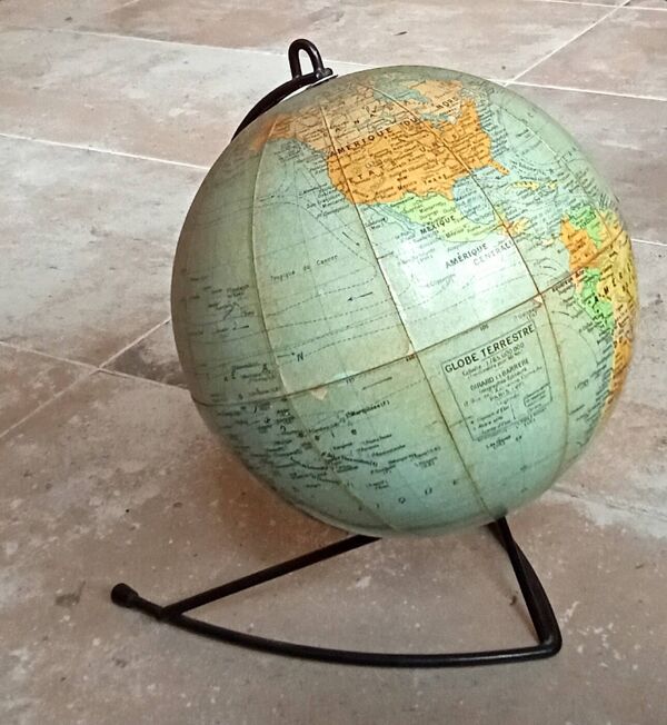 Ancien globe terrestre mappemonde Girard et Barrère