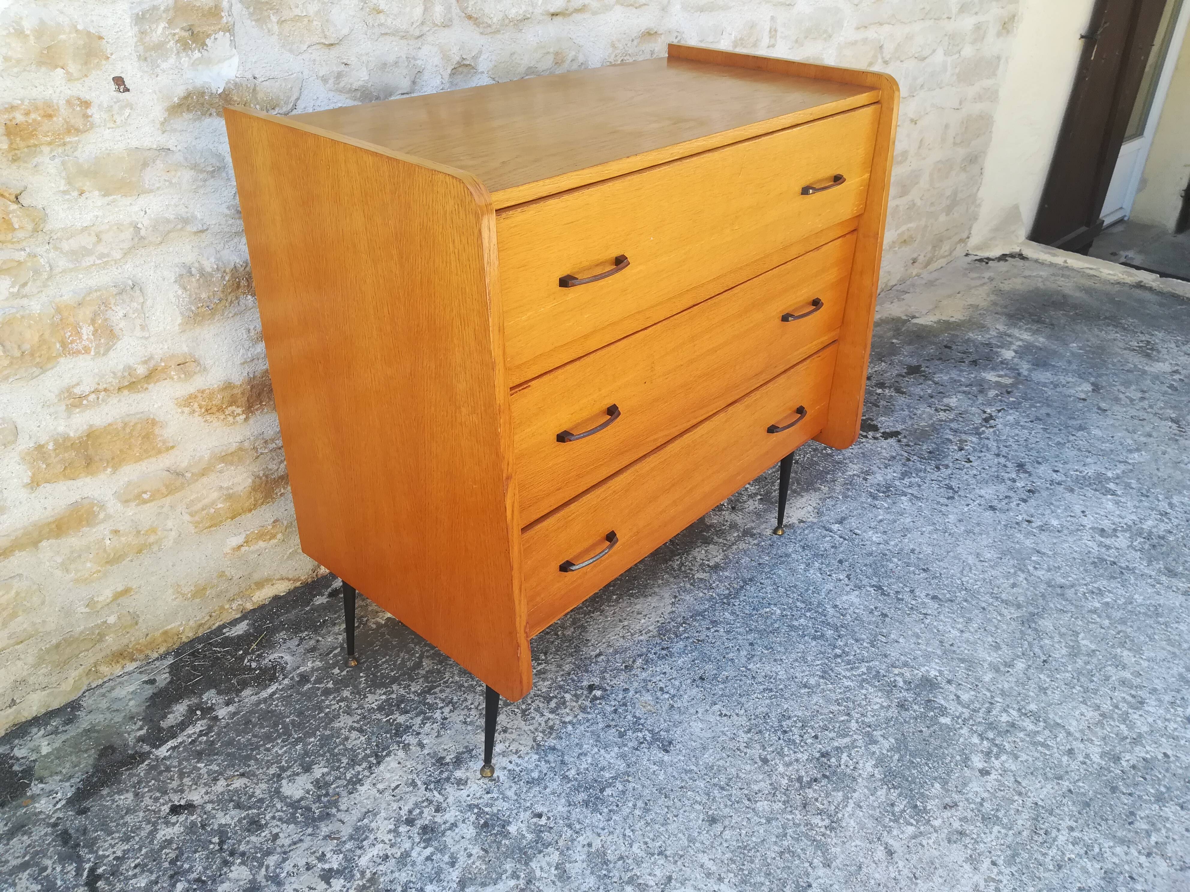 Convenient metal compass feet