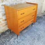 Convenient metal compass feet