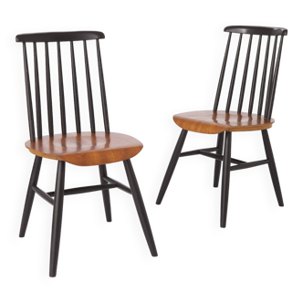 2 Vintage Spindle Back Chairs 1960s-1970s - Sweden