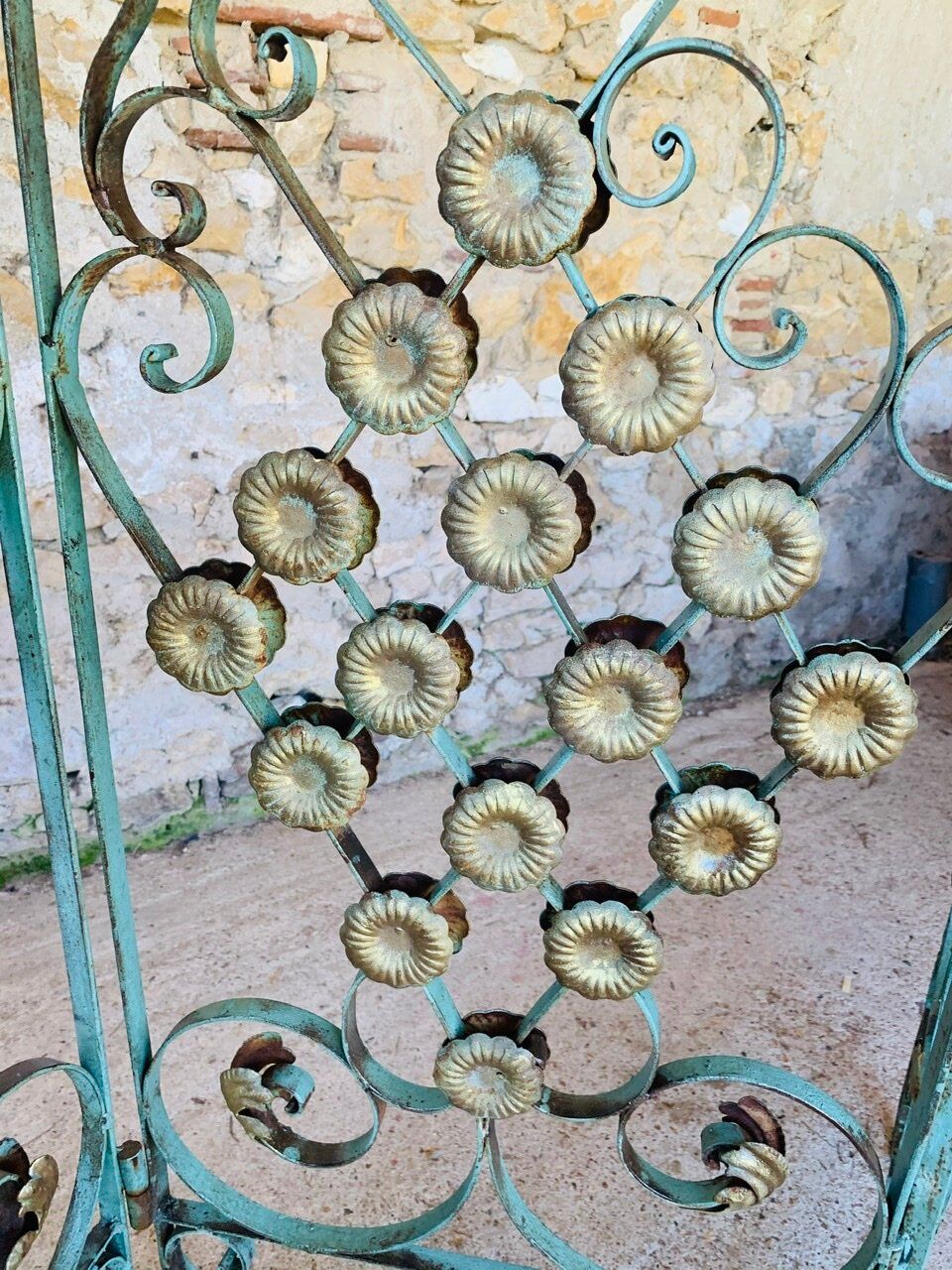 Screen, Art Deco wrought iron with floral decorations circa 30's