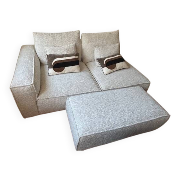 canapé, chauffeuse et pouf