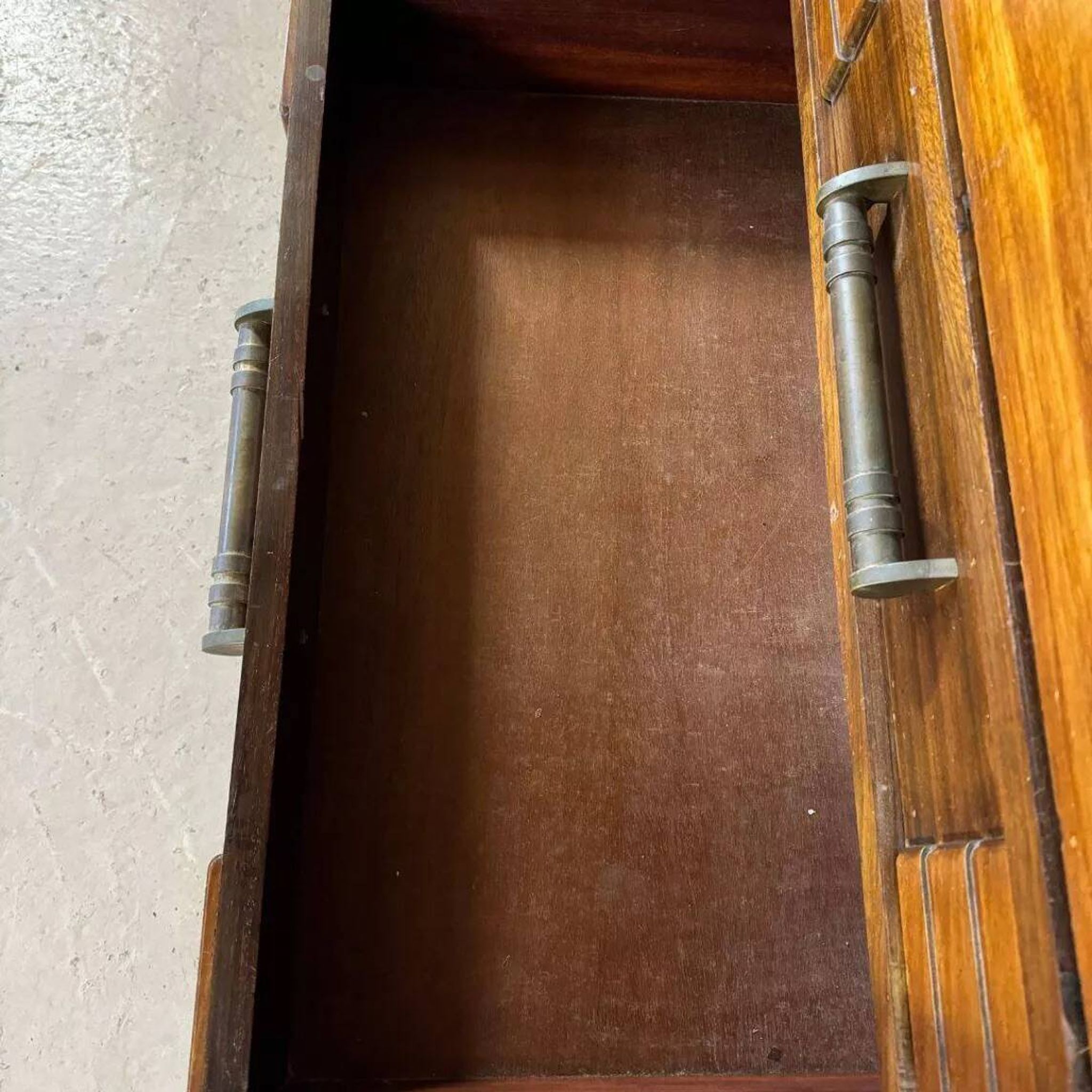 Buffet haut Art Déco en noyer - Époque 1930