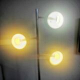 Lamppost "eye ball" foot tulip