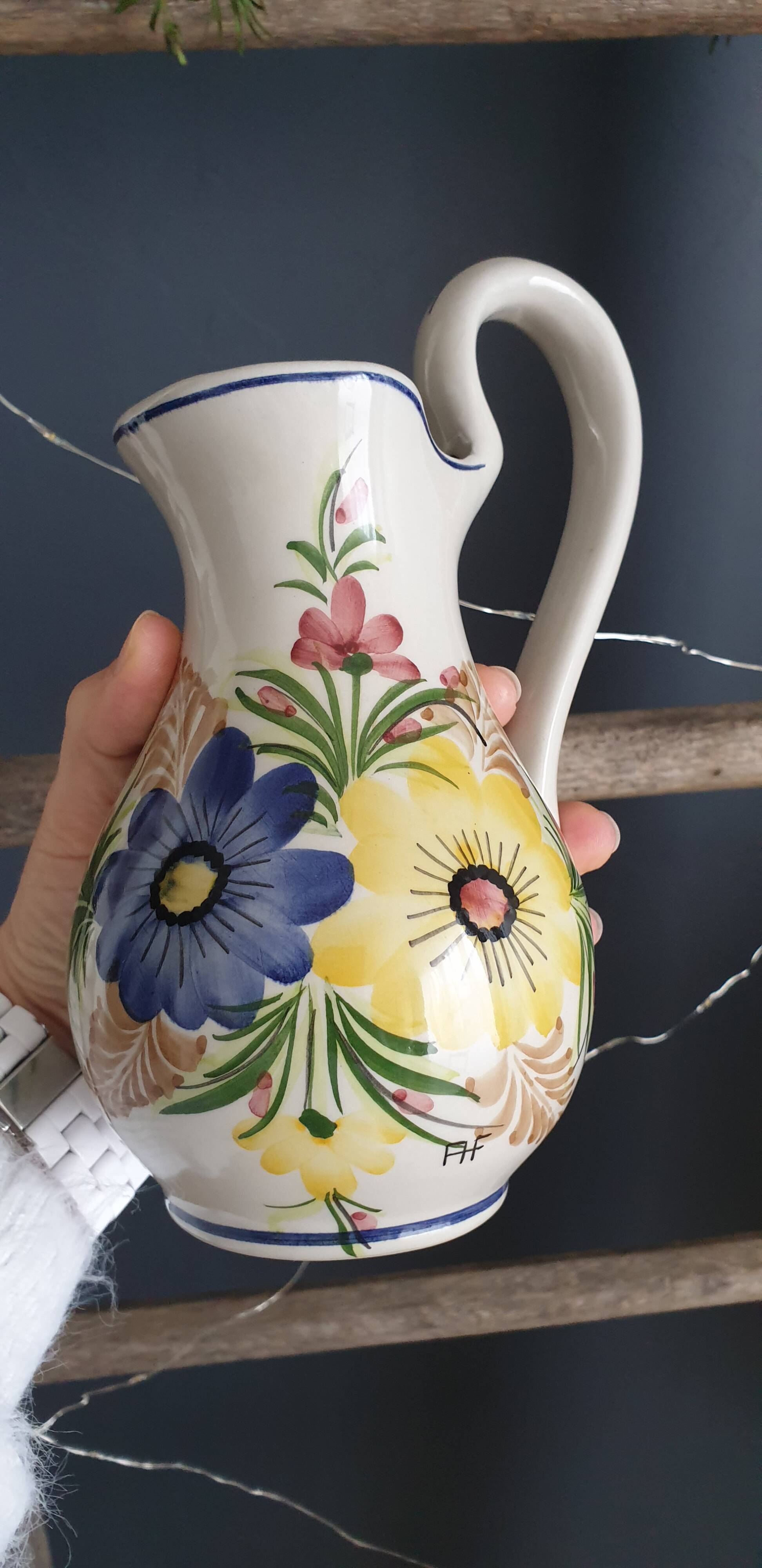 Pitcher art earthenware hand decoration