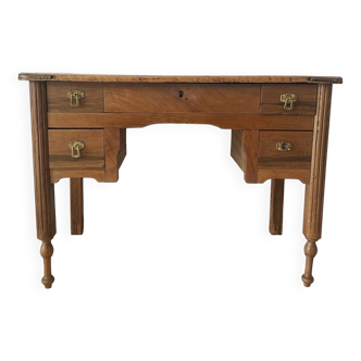 Ancien bureau en bois restauré