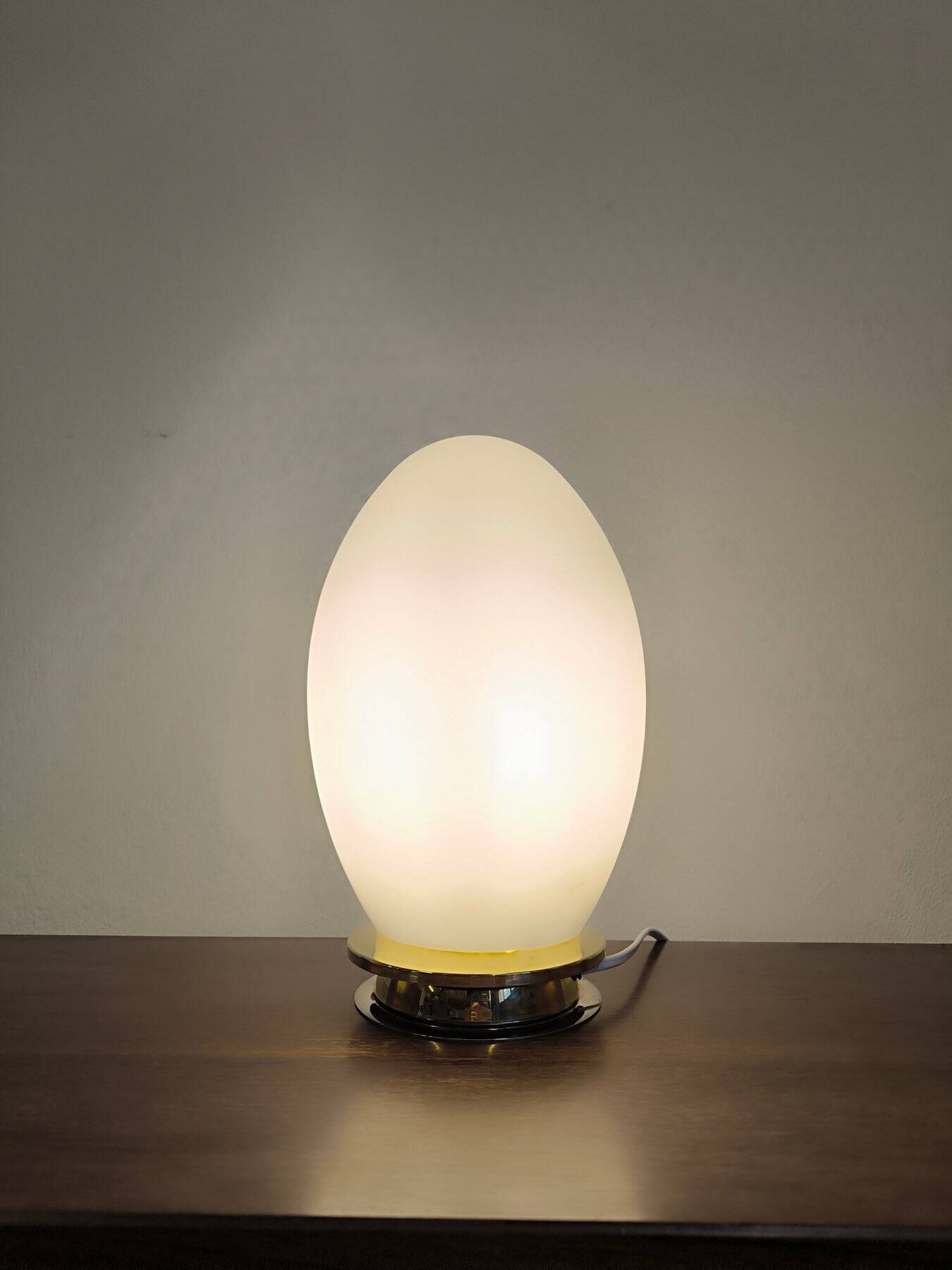 EGG Lamp 1960 in glass in Murano Opalino