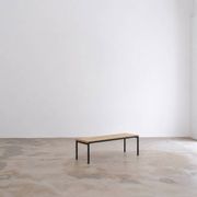Table basse par Wittmann avec plateau en pierre calcaire.