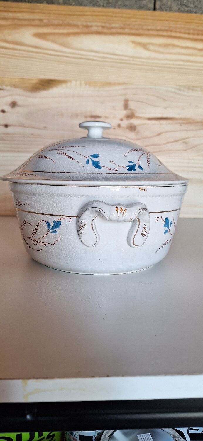 Opaque tureen of lunéville